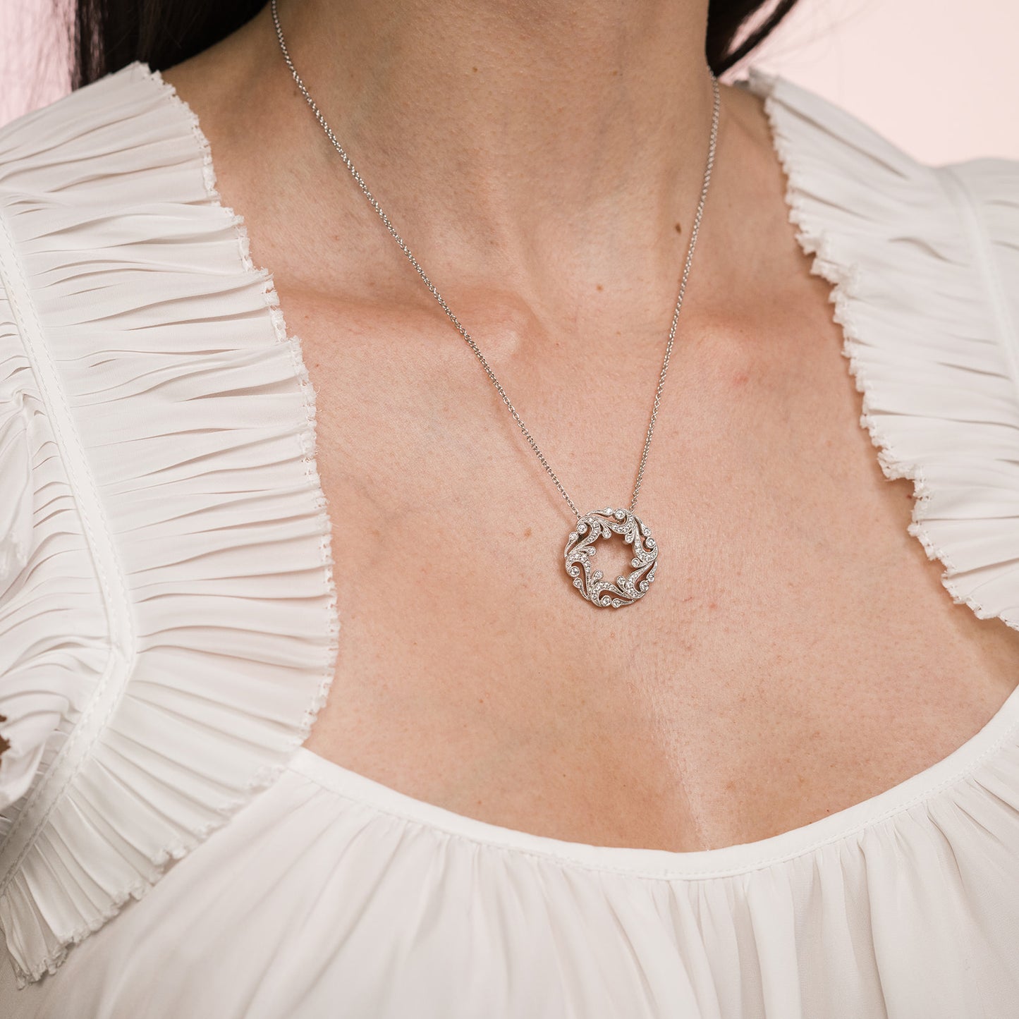 Artistic Swirl Milgrain Diamond Circle Necklace