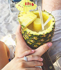 Unique, fresh ways to show off your ring in engagement photos