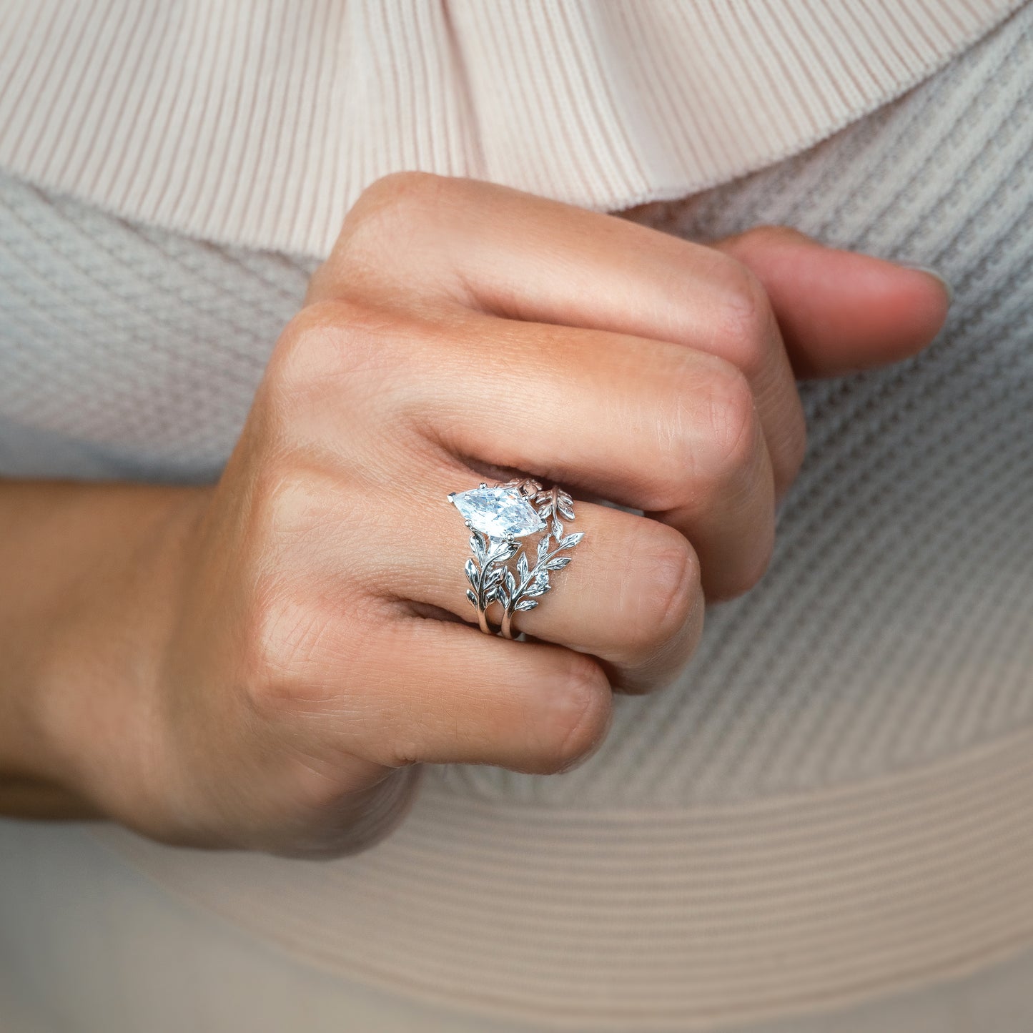 Floral Leaf Inspired Fashion Wedding Band