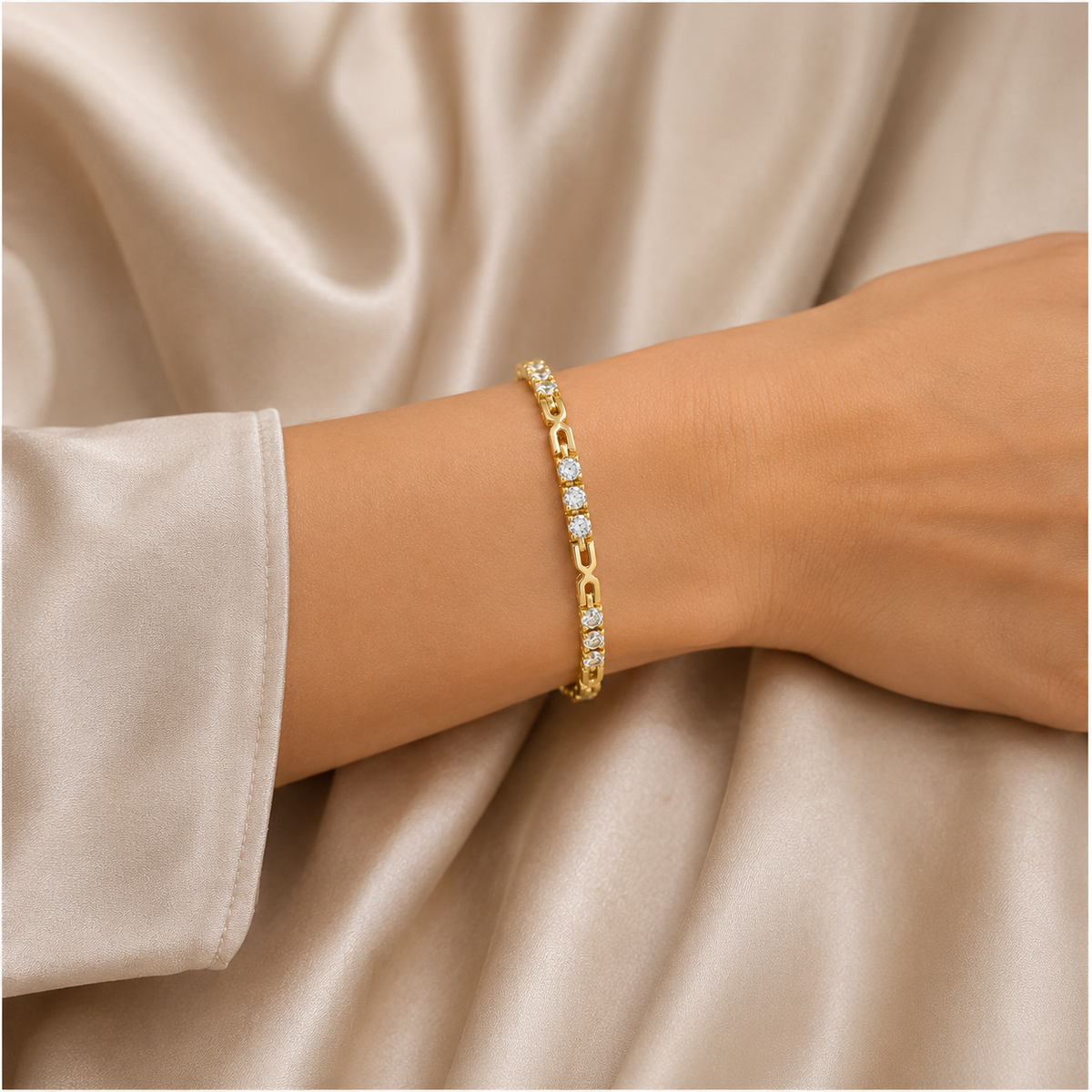 14K Yellow Gold Vintage Geometric Round Diamond Bracelet