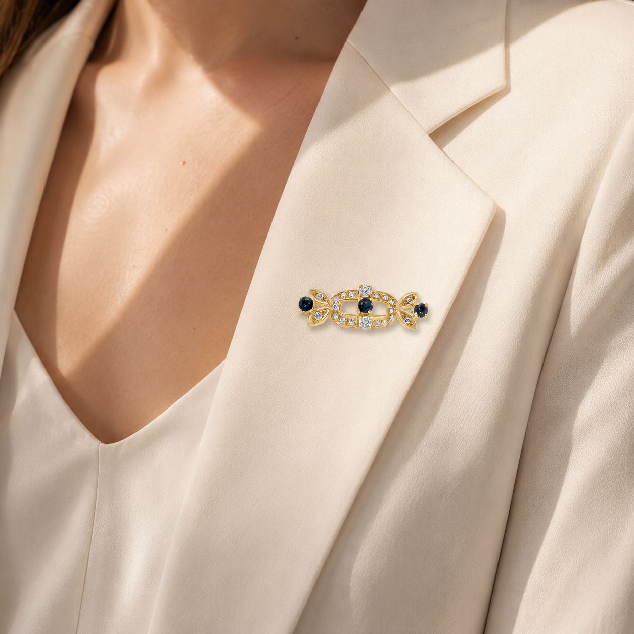18K Yellow Gold Diamond and Sapphire Vintage Brooch