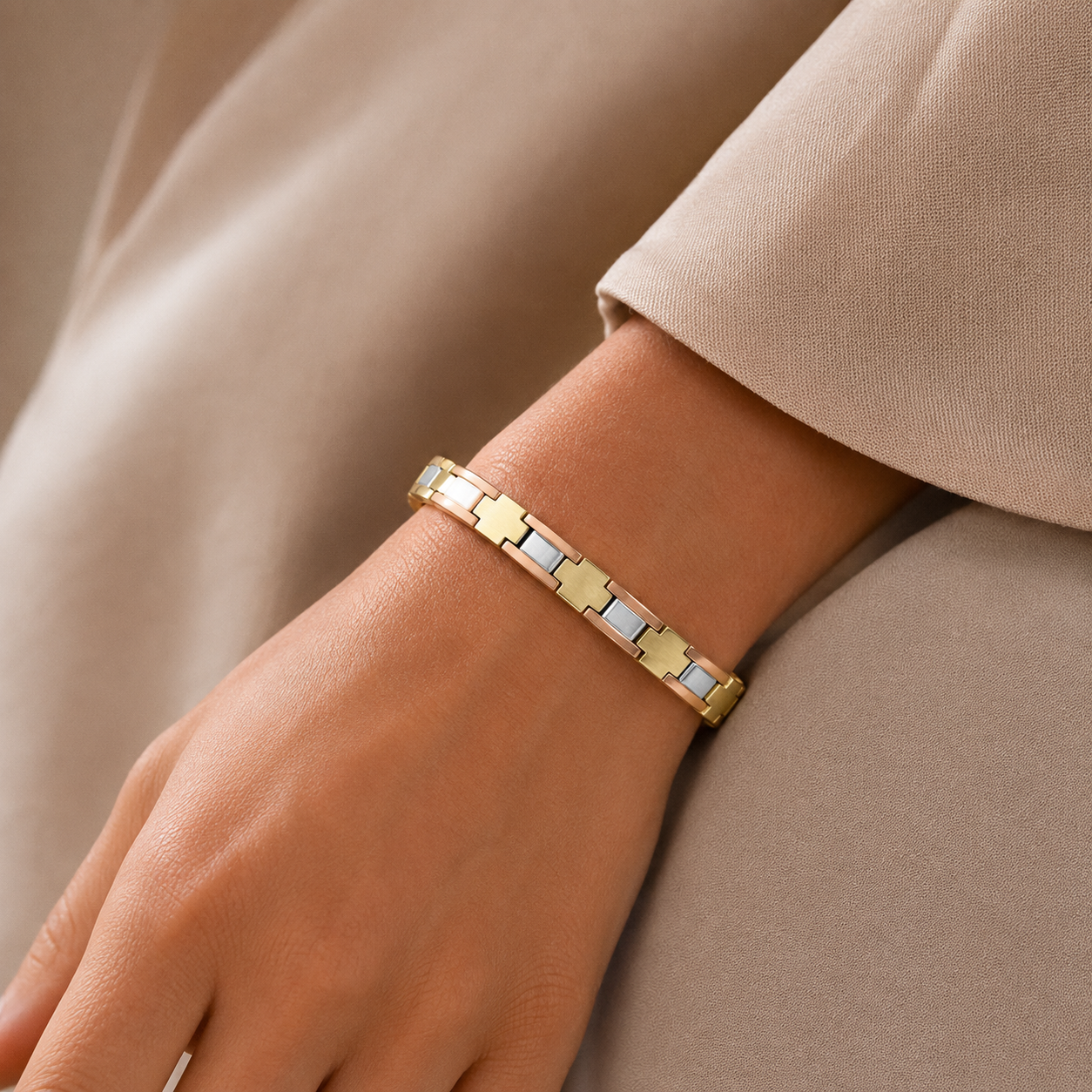 18K Tri-Tone Gold Link Bracelet Retro